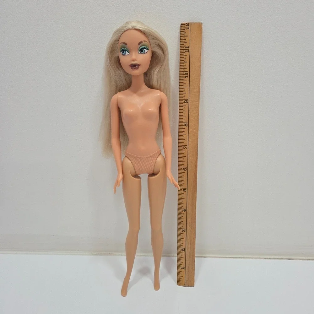 My Scene Jammin In Jamaica Barbie Nude Doll Green Eyeshadow Brown Lips Blonde